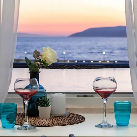 Apartment Seafront Center Fyaka