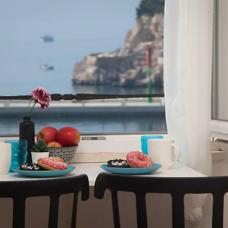 Apartman Seafront Center Fyaka