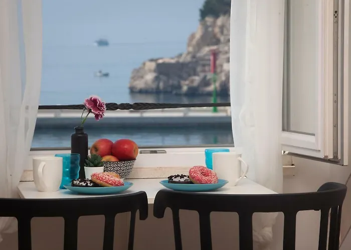 Apartment Seafront Center Fyaka