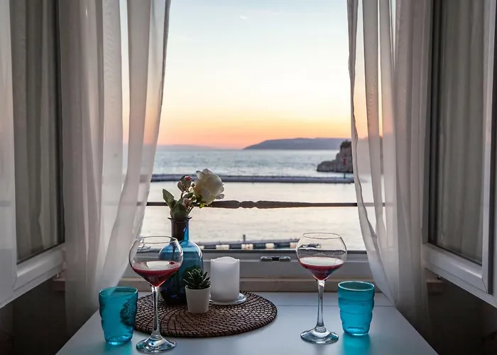 Seafront Center Fyaka Apartment