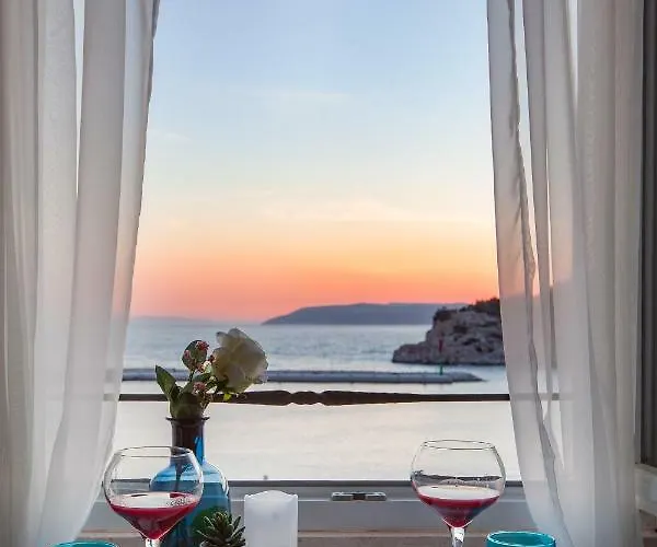 Seafront Center Fyaka *